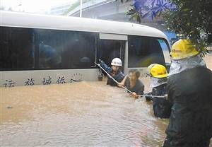 暴雨過后的追問 城市能否應對極端天氣