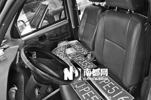 佛山偷車(chē)賊駕車(chē)沖撞警車(chē) 民警連開(kāi)5槍逼停