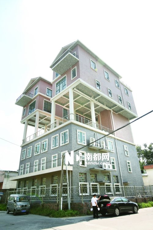 港籍老板東莞違建空中別墅 配觀景房游泳池