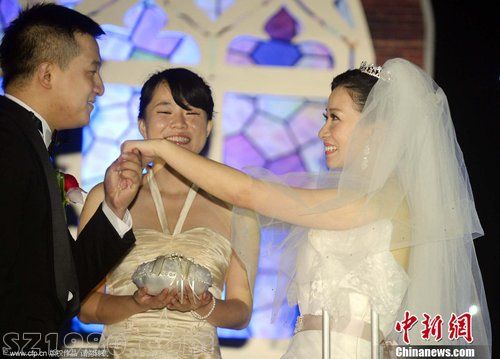  最美火炬手 金晶完婚 獲新郎熱吻幸福滿溢