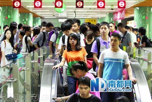 國慶長假<a href=http://www.thesurfingworld.com/shenzhen/ target=_blank class=infotextkey>深圳</a>迎送客逾450萬 創(chuàng)歷年新高