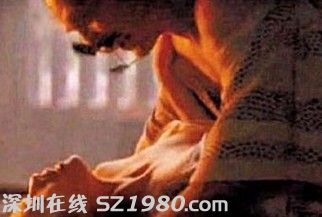 記者冒死暗訪富士康廠妹：QQ群成廠妹發(fā)裸照招攬生意的主要手段