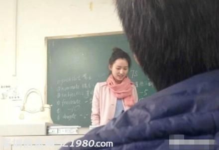 大學(xué)美女老師酷似劉詩詩 男生出勤率爆表(組圖)