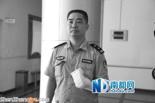 <a href=http://www.thesurfingworld.com/shenzhen/ target=_blank class=infotextkey>深圳</a>司機酒駕撞死人后逃跑 扭斷交警手指