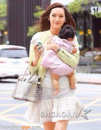 吳佩慈微博辯稱心機(jī)比花生米還小 朋友眼中是白目女(圖)