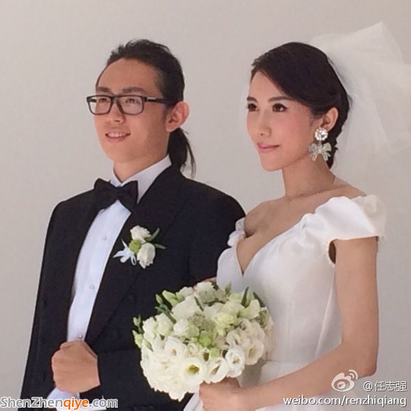 6月28日，據(jù)任志強(qiáng)微博發(fā)布的圖片顯示，潘石屹兒子潘瑞于今日舉行婚禮，新娘美艷動(dòng)人。圖片來(lái)源：任志強(qiáng)微博
