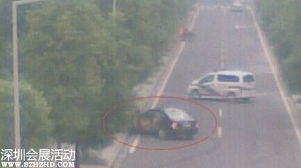 男子死于車(chē)內(nèi)一人全裸 車(chē)內(nèi)無(wú)打斗痕跡兩人均已死亡