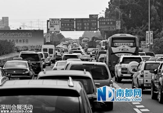 國(guó)慶出行高峰持續(xù) 省內(nèi)15條高速擁堵或管制