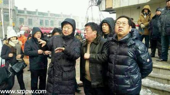 哈爾濱市委秘書長回應穿萬元羽絨服指揮救災(圖)