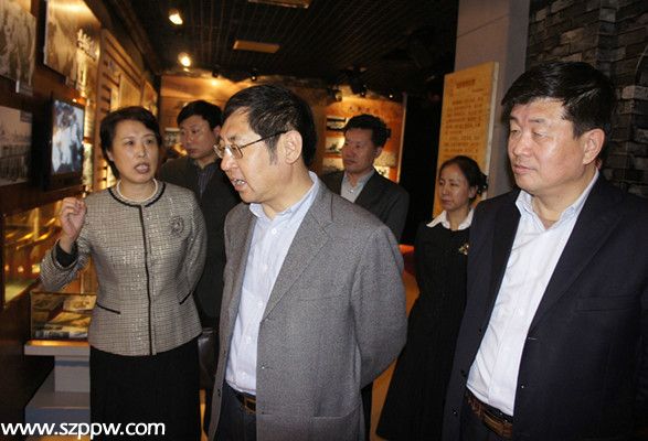 哈爾濱市委秘書長回應穿萬元羽絨服指揮救災(圖)