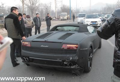 孕婦駕車突妊娠反應(yīng)撞蘭博基尼 維修費(fèi)40多萬
