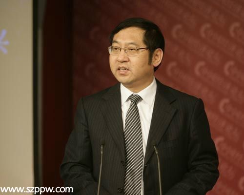 哈爾濱市委秘書長回應穿萬元羽絨服指揮救災(圖)