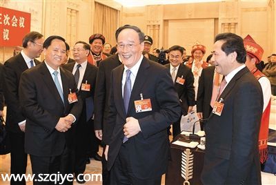 了解到海南近年來發(fā)展所取得的成績，王岐山很欣喜。