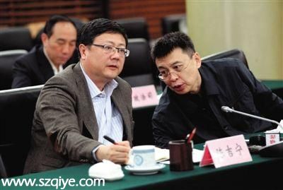 昨日，環(huán)保部長(zhǎng)陳吉寧（左）和環(huán)保部副部長(zhǎng)潘岳出席媒體座談會(huì)。環(huán)保部供圖