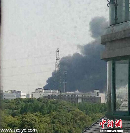 圖為濃煙滾滾?！O權　攝