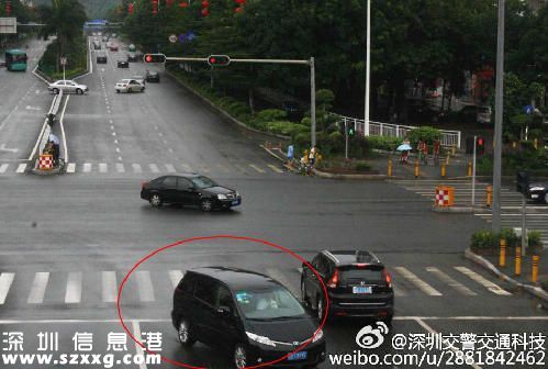 深圳(www.thesurfingworld.com)小汽車最離譜逆行 一般人無法理解？