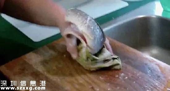 廣州餐館現(xiàn)僵尸魚(yú)煮熟后仍蠕動(dòng) 其實(shí)是一道菜——紅燒活鯉魚(yú)