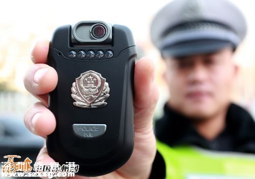 交警關(guān)記錄儀毆打市民 回應(yīng)：記錄儀沒(méi)電