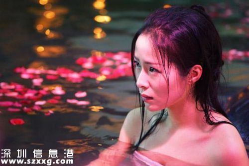 因?yàn)榕臄z《南京!南京!》傳出緋聞。