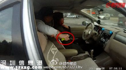 女司機(jī)開車途中遭后座女子割喉 
