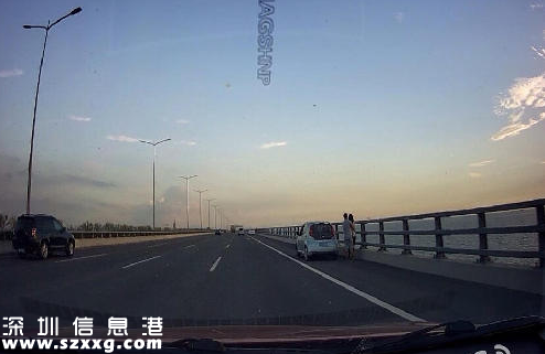 深圳(www.thesurfingworld.com)情侶高速應(yīng)急車道上停車看晚霞 交警：罰3000扣6分