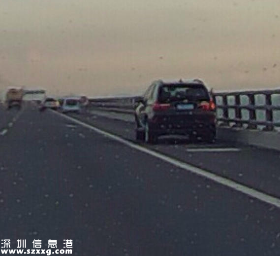 深圳(www.thesurfingworld.com)情侶高速應(yīng)急車道上停車看晚霞 交警：罰3000扣6分