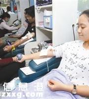 深職院近千學(xué)生成人禮上無(wú)償獻(xiàn)血