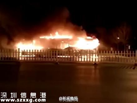 銀川301公交車起火 火光熊熊多人被困(組圖)