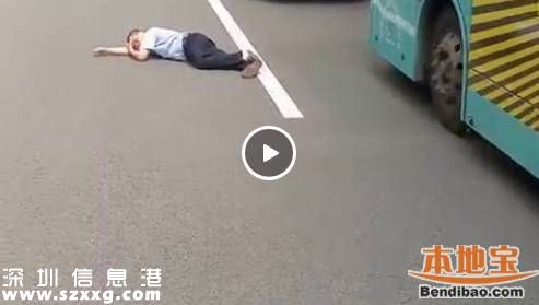 深圳小車司機打暈公交司機 網(wǎng)友斥協(xié)警不專業(yè)