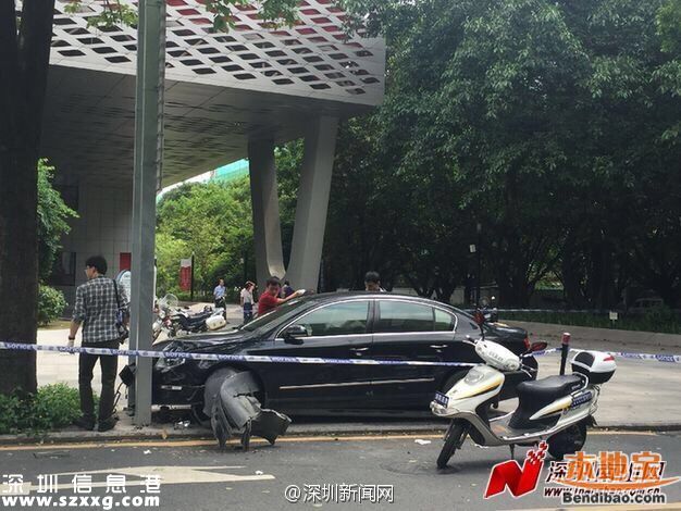 <a href=http://www.thesurfingworld.com/shenzhen/ target=_blank class=infotextkey>深圳</a>吸毒男持刀劫持小孩 后搶車連撞2車(圖文)