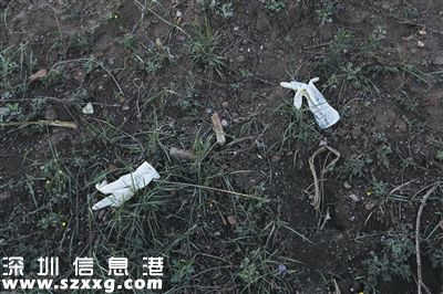 山西朔州市毛皂村抓捕現(xiàn)場，疑似警方遺留的白色膠皮手套。