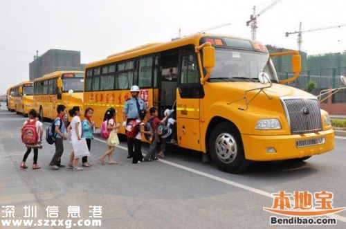 江蘇泰州校車事故1幼兒死亡 網(wǎng)曝特警與家長搶尸體