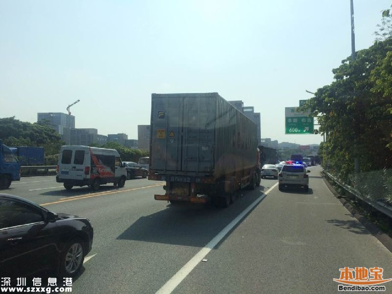 機荷高速西行封閉3個月 水官布龍收費站成擁堵點