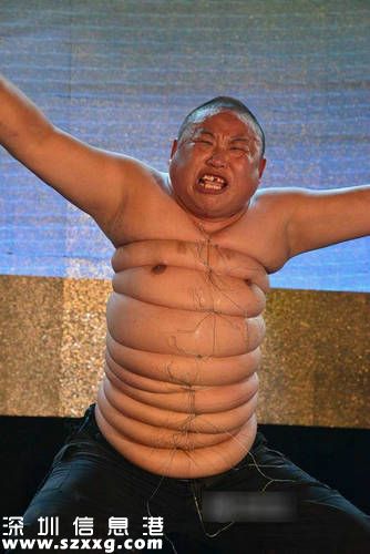 氣斷鋼絲驚呆眾人 亮相啤酒節(jié)被業(yè)內(nèi)人士稱為功夫之王