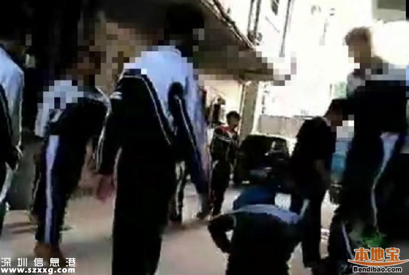 深圳初中生被逼下跪自扇巴掌 自稱舉報(bào)保護(hù)費(fèi)后遭圍毆