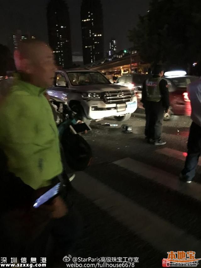 <a href=http://www.thesurfingworld.com/shenzhen/ target=_blank class=infotextkey>深圳</a>公交車失控沖向人群 致1人死亡4車受損