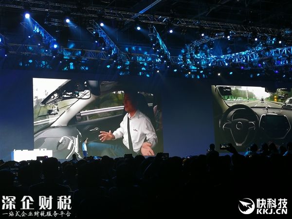 逆天！李彥宏乘坐百度無人車上路 主駕駛空無一人