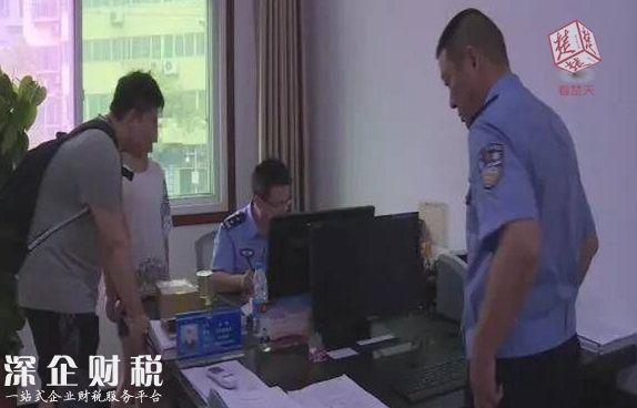 男子嫌前車禮讓行人影響行駛 超車后走S步9次別車