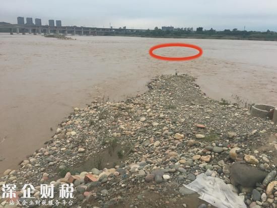 兩人落水的區(qū)域（警方供圖）