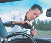 買(mǎi)二手車(chē)豪華車(chē)，新手買(mǎi)車(chē)看里程表，高手卻看車(chē)玻璃！